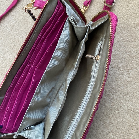 Cross body and shoulder bag/wallet or can be used as a clutch. Wear this 3 ways - Picture 7 of 7